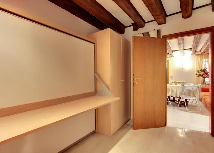 Smeraldo Loc-03081 Венеция